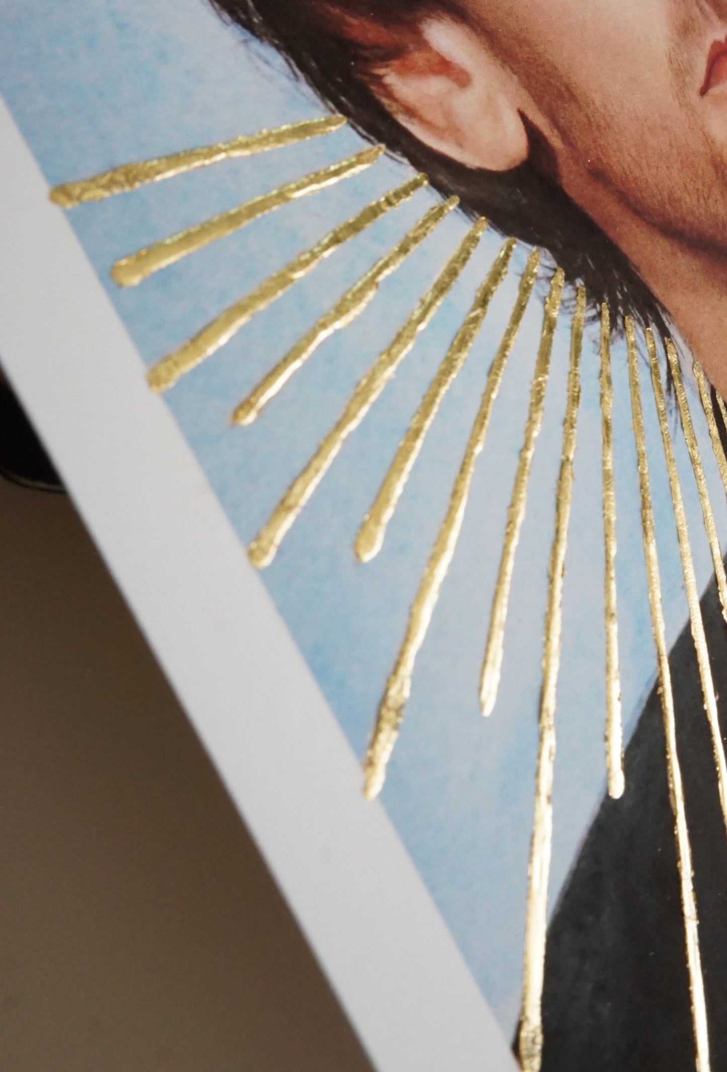 Louis Tomlinson Watercolor Print - Detalles dorados hechos a mano